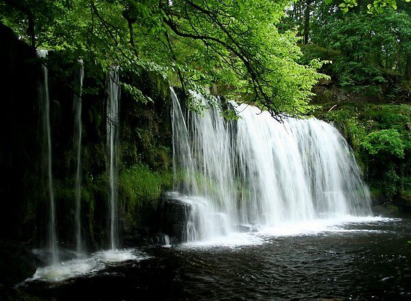 A photographic walk around the waterfalls of Pontneddfechan in the Neath Valley, Wales.